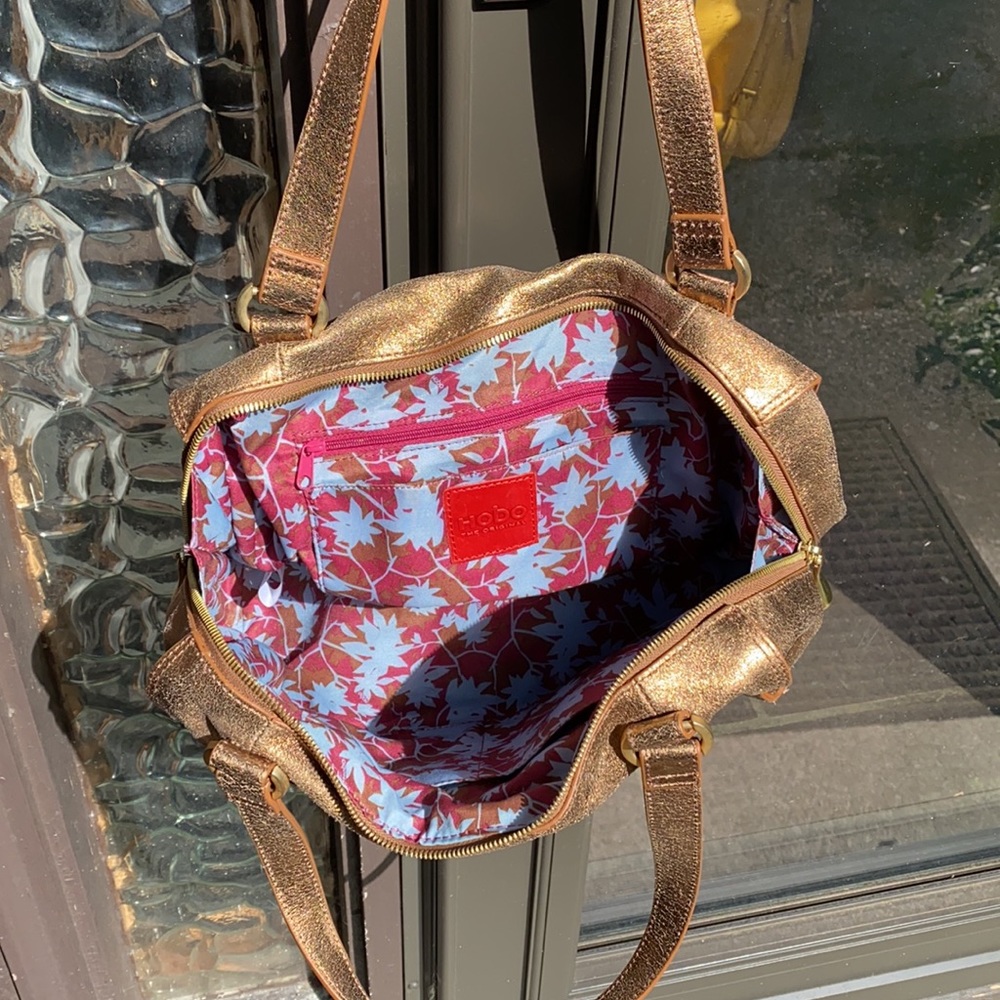 Beautiful bronzey HOBO brand bag - Picture 3 of 3